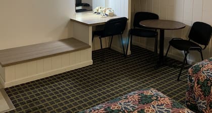 Boone Trail Inn