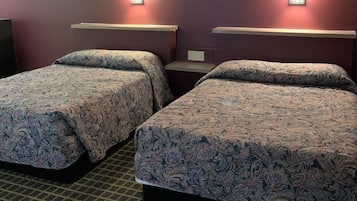 Habitación doble, para fumadores | Escritorio, cortinas blackout, wifi gratis y ropa de cama