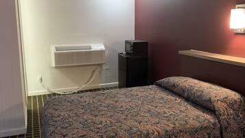 Doppelzimmer, Raucher | Schreibtisch, Verdunkelungsvorhänge, kostenloses WLAN, Bettwäsche