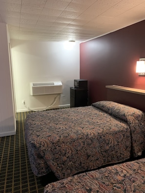 Quarto casal, para fumantes | Escrivaninha, cortinas blackout, Wi-Fi de cortesia, roupa de cama