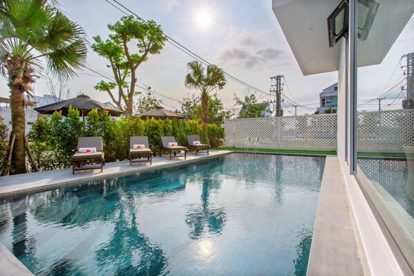 Outdoor pool - La Serenata Villa Hoi An (Da Nang)