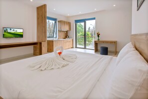 Deluxe Queen Studio - La Serenata Villa Hoi An (Da Nang)