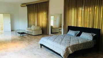 4-Bedroom House | 4 bedrooms, rollaway beds, free WiFi