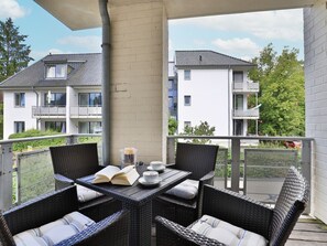 Unclassified image, 4 of 34, button