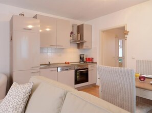 Køleskab, mikrobølgeovn, ovn, opvaskemaskine