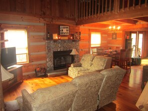 TV, fireplace, video games, DVD player - Obstructed swing & pool (Mountain City)