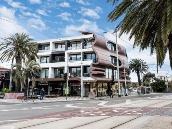 Exterior - In the heart of St.Kilda overlooking Luna Park and Palais theatre (St. Kilda)