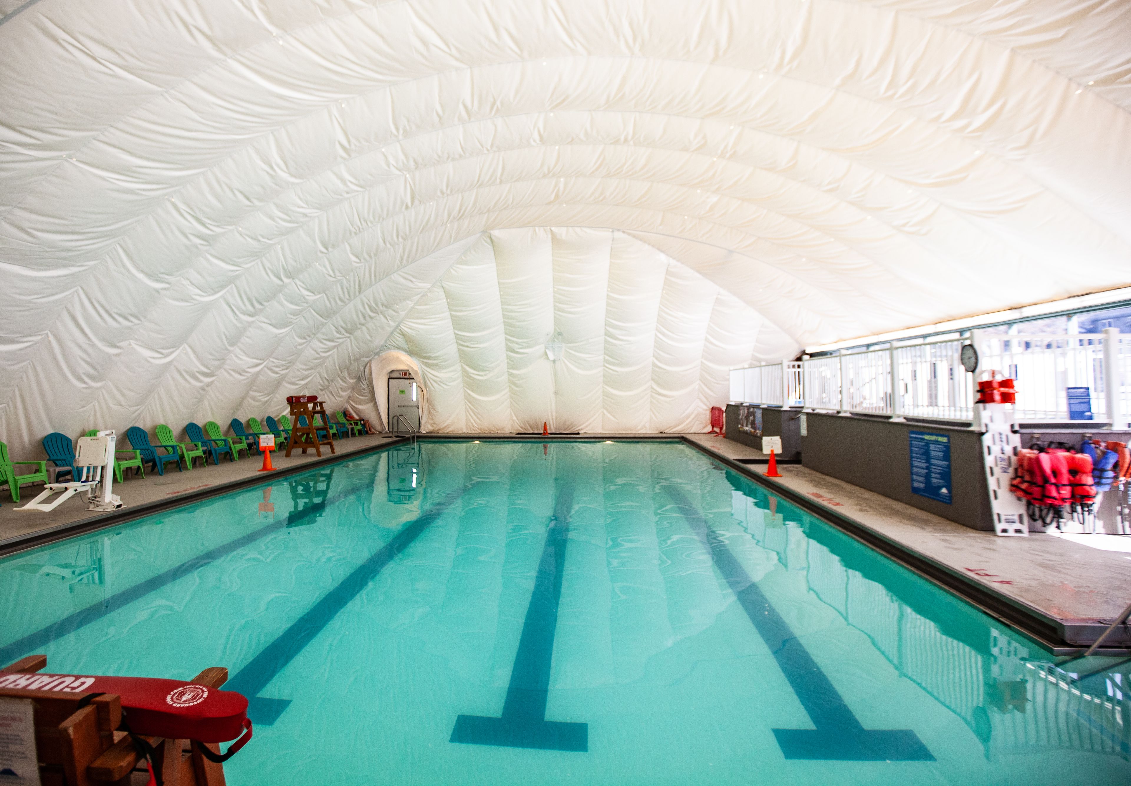 2 indoor pools, 3 outdoor pools