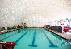 2 Innenpools, 3 Außenpools