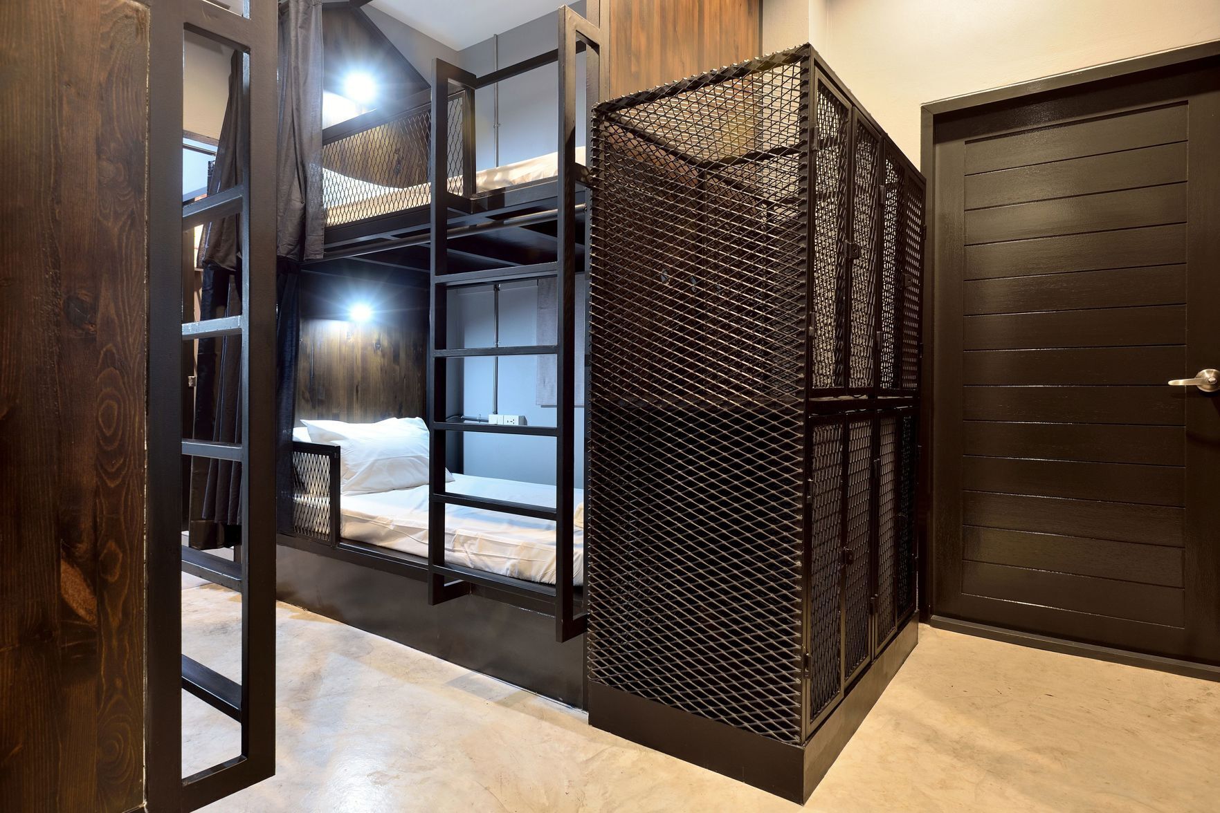 Premium bedding, desk, free WiFi, bed sheets