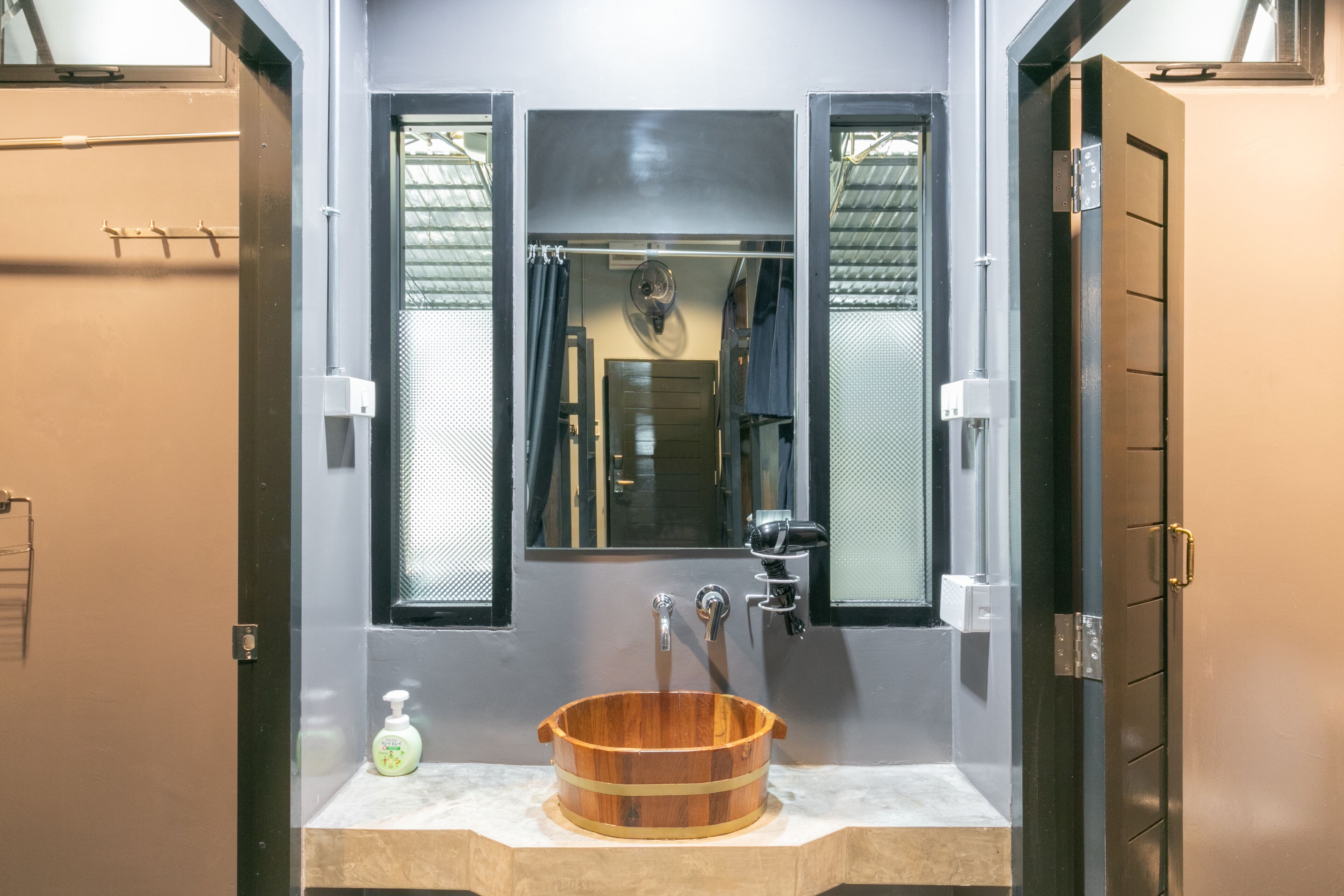 Photo - Castle Black Bangkok