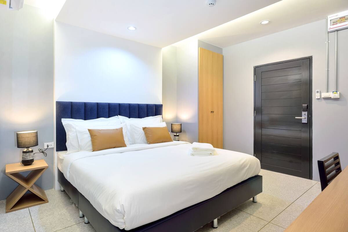 Sir Room