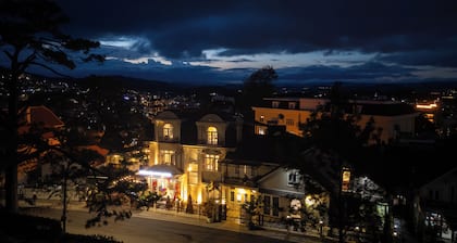 Green Meadow Central ÄĂ LáșĄt - O'TEL