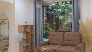 Deluxe Double Room | 1 bedroom, individually furnished, desk, laptop workspace