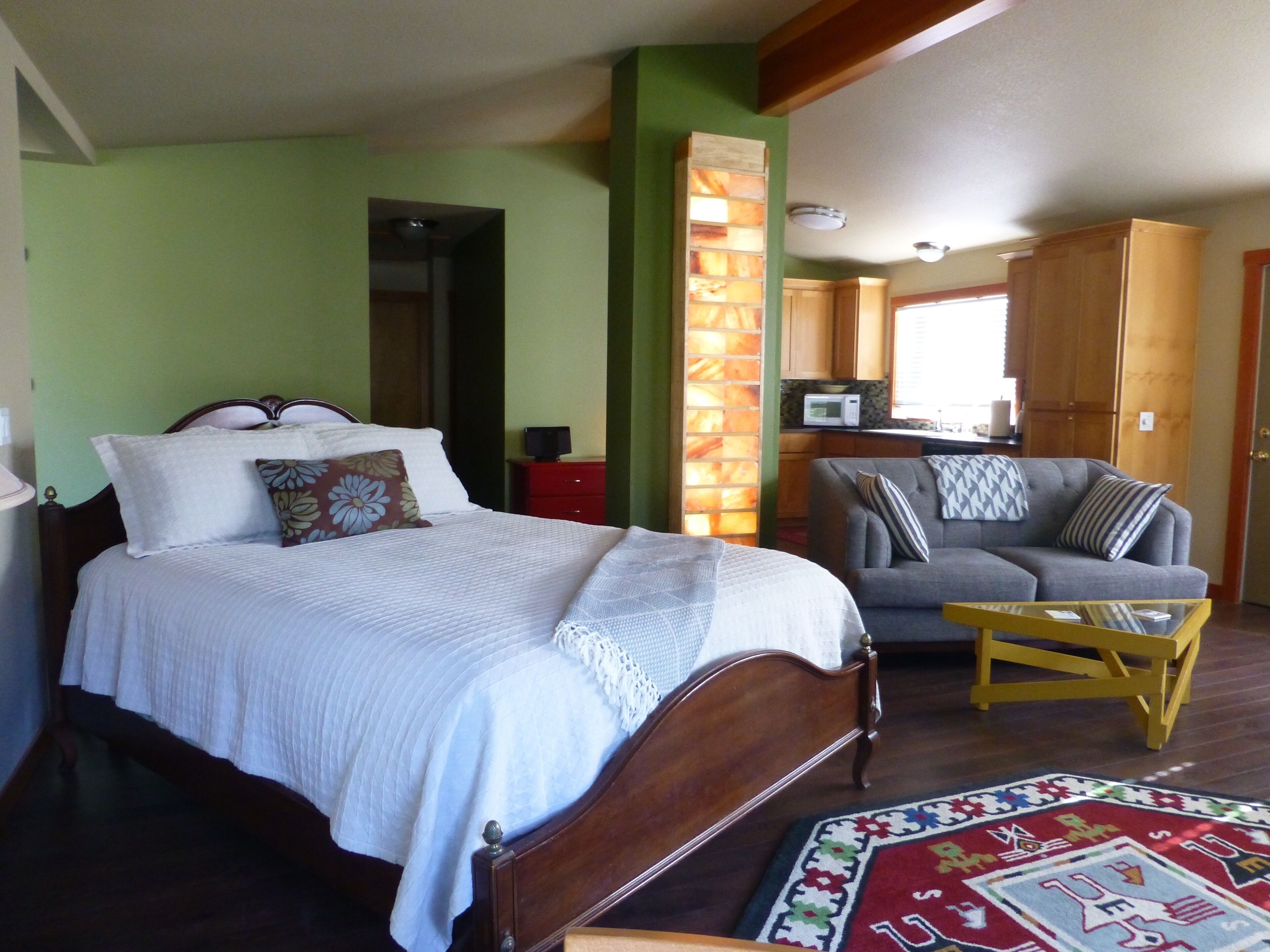 BOOK NOW! OCT & NOV DATES AVAILABLE, Perfect for "TWO"; 1/2 Block from Beach 