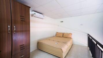 Studio | Een bureau, gratis wifi