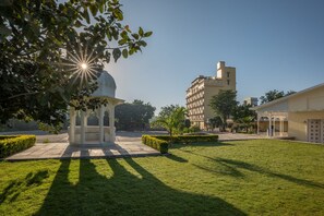 Outdoor wedding area - Sterling Balicha Udaipur (Udaipur)