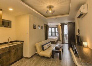 30 bedrooms, free WiFi