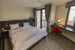 30 bedrooms, free WiFi