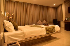 18 bedrooms, hypo-allergenic bedding, individually decorated - Le Oak Inn (Mysore)