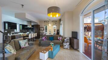 Biệt thự | Khu phòng khách | TV màn hình phẳng