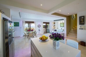 Interior - Protaras El Greco Seafront Villa (Paralimni)