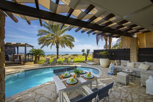 Terrace/patio - Protaras El Greco Seafront Villa (Paralimni)