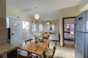 Villa | Spiseområde på rommet