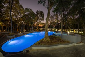 室内游泳池，室外游泳池
