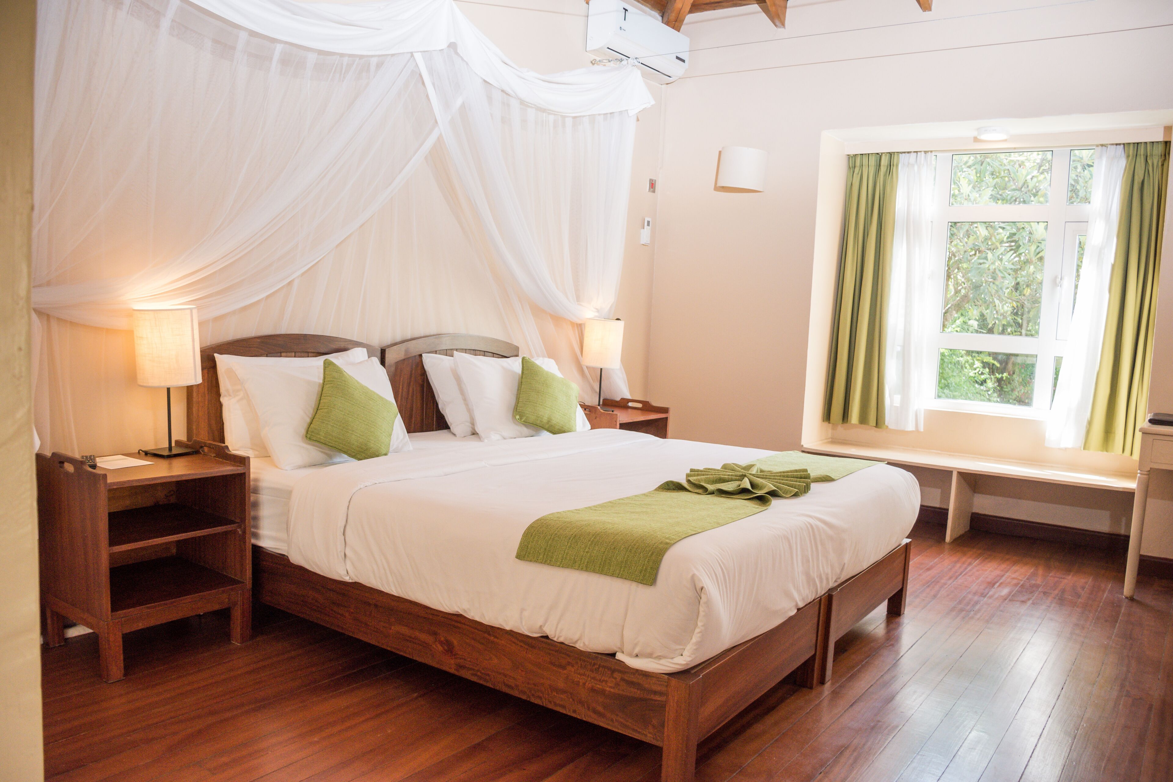 standard room (crew wing) | egyptian cotton sheets, premium bedding, in-room safe, desk