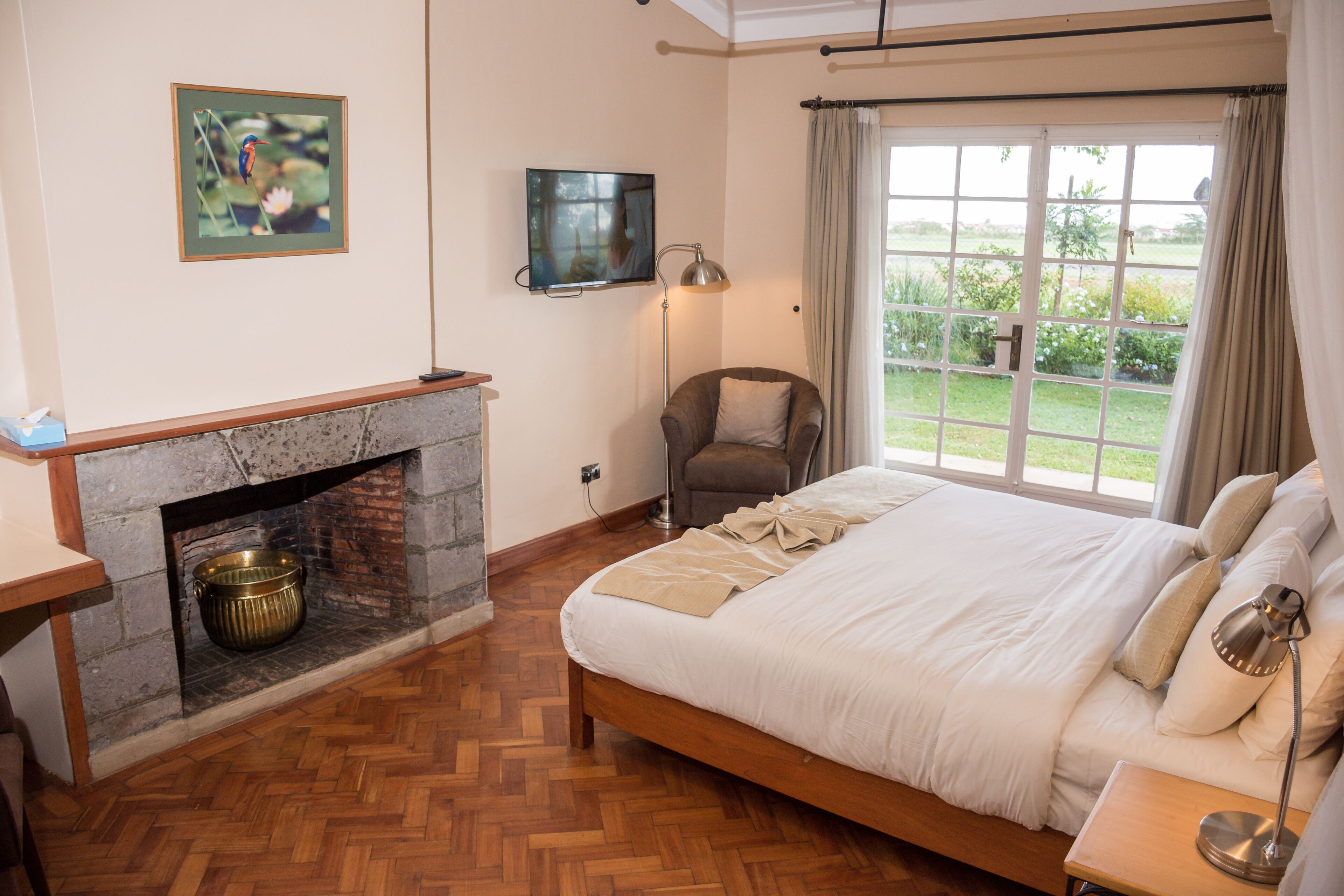 superior room (captain wing) | egyptian cotton sheets, premium bedding, in-room safe, desk