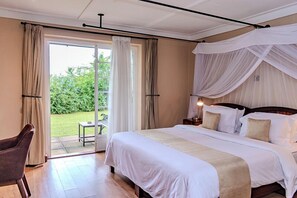 Dobbelt- eller tomannsrom – superior (Captain Wing) | Sengetøy i egyptisk bomull, sengetøy av topp kvalitet og safe på rommet