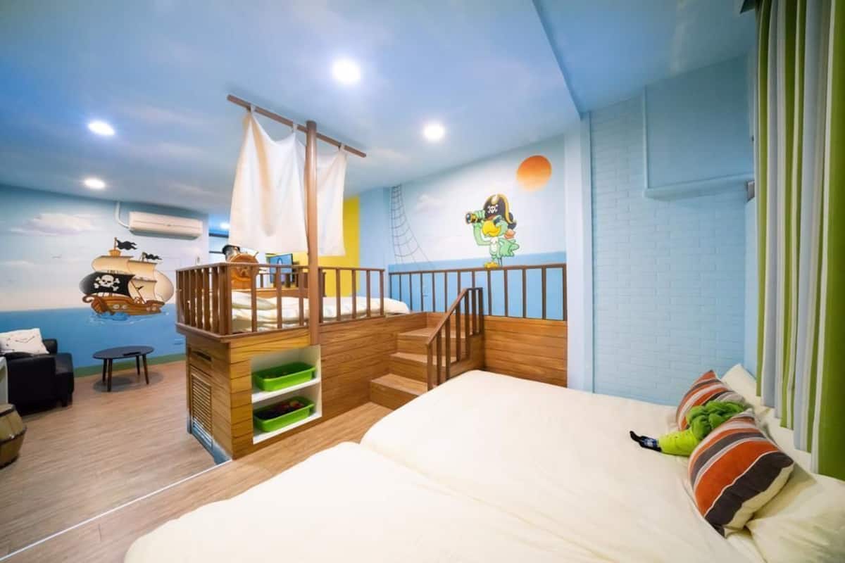 Comfort Quadruple Room Must to Check in Before 5 PM | Individually decorated, individually furnished, desk, free WiFi