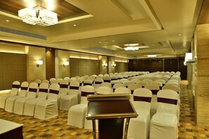 Meeting facility - TGB Express (Ahmedabad)
