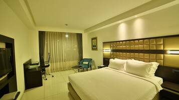 Habitación Deluxe doble, 1 cama de matrimonio grande, accesible para personas con discapacidad | Escritorio, wifi gratis, accesible en silla de ruedas