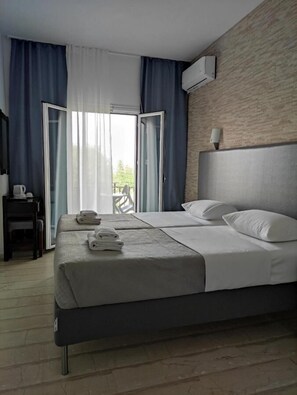 Doppia Comfort | Minibar, ferro/asse da stiro, Wi-Fi gratuito, lenzuola
