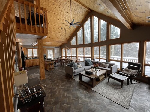 Buck`s Branch - 123 Aspen Knoll Road

Buck`s Branch - Air Conditioning, Fire Pit, Short Drive to Two Ski Areas & Two State Parks