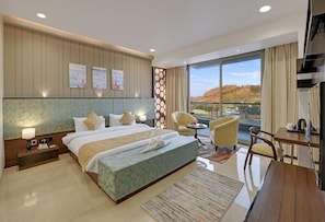 Chambre Supérieure | Salle de bain | Douche, articles de toilette gratuits, serviettes fournies