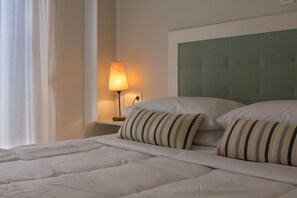 Studio, hageutsikt | Skrivebord, lydisolert, strykejern/-brett og wi-fi (inkludert)