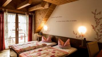 Cortinas blackout, camas plegables/adicionales y wifi gratis