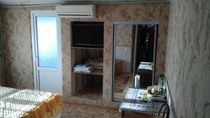 1 bedroom, desk, iron/ironing board, bed sheets - Maisky (Sochi)