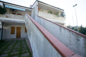 Property grounds - M025 - Marcelli, three-room apartment with terrace 200 meters from the sea (Marcelli)