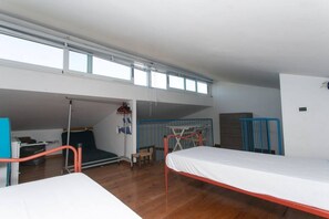 2 bedrooms, bed sheets