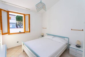 3 bedrooms, bed sheets - M025 - Marcelli, three-room apartment with terrace 200 meters from the sea (Marcelli)