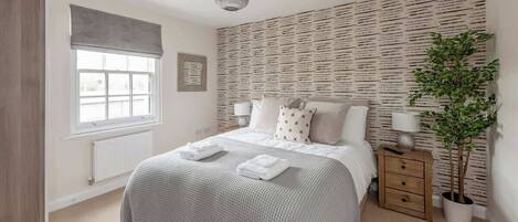 3 slaapkamers, een strijkplank/strijkijzer, reisbedje, wifi