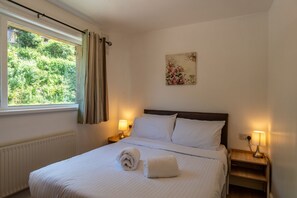 Hytte, 2 soverom | 2 soverom, sengetøy av topp kvalitet, strykejern/-brett og sengetøy