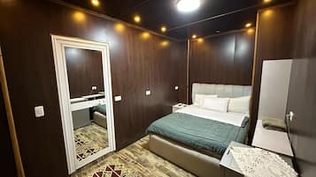 Deluxe Single Room, 1 King Bed, Non Smoking | In-room safe, free WiFi, bed sheets