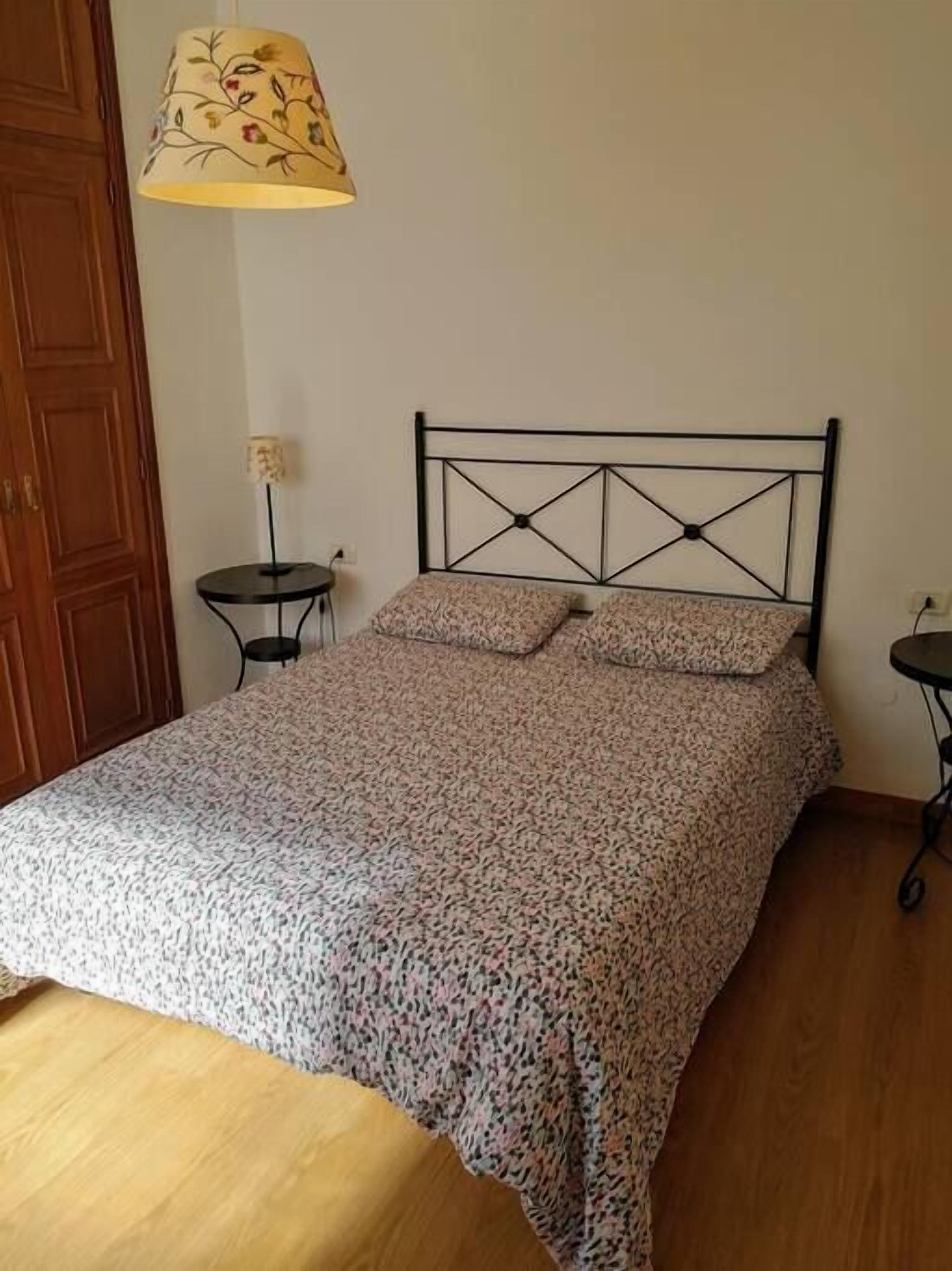 Centric One Bedroom Flat in Santa Cruz 6A