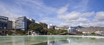 Centric Three Bedroom Flat in Santa Cruz 5B