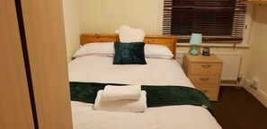 6 Schlafzimmer, BĂŒgeleisen/BĂŒgelbrett, kostenloses WLAN, BettwĂ€sche